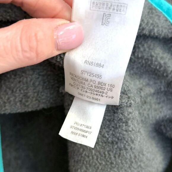 Patagonia Women's Lightweight Synchilla Snap-T Pullover in Gray & Teal, Medium - Picture 7 of 9